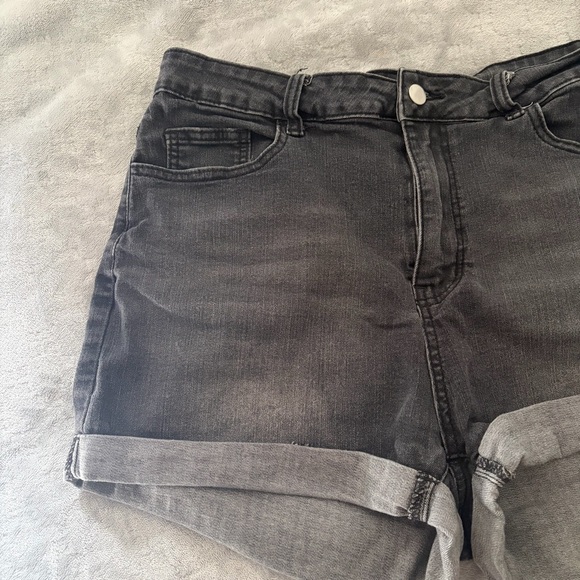 SHEIN Black Denim Jean Shorts - Picture 4 of 6